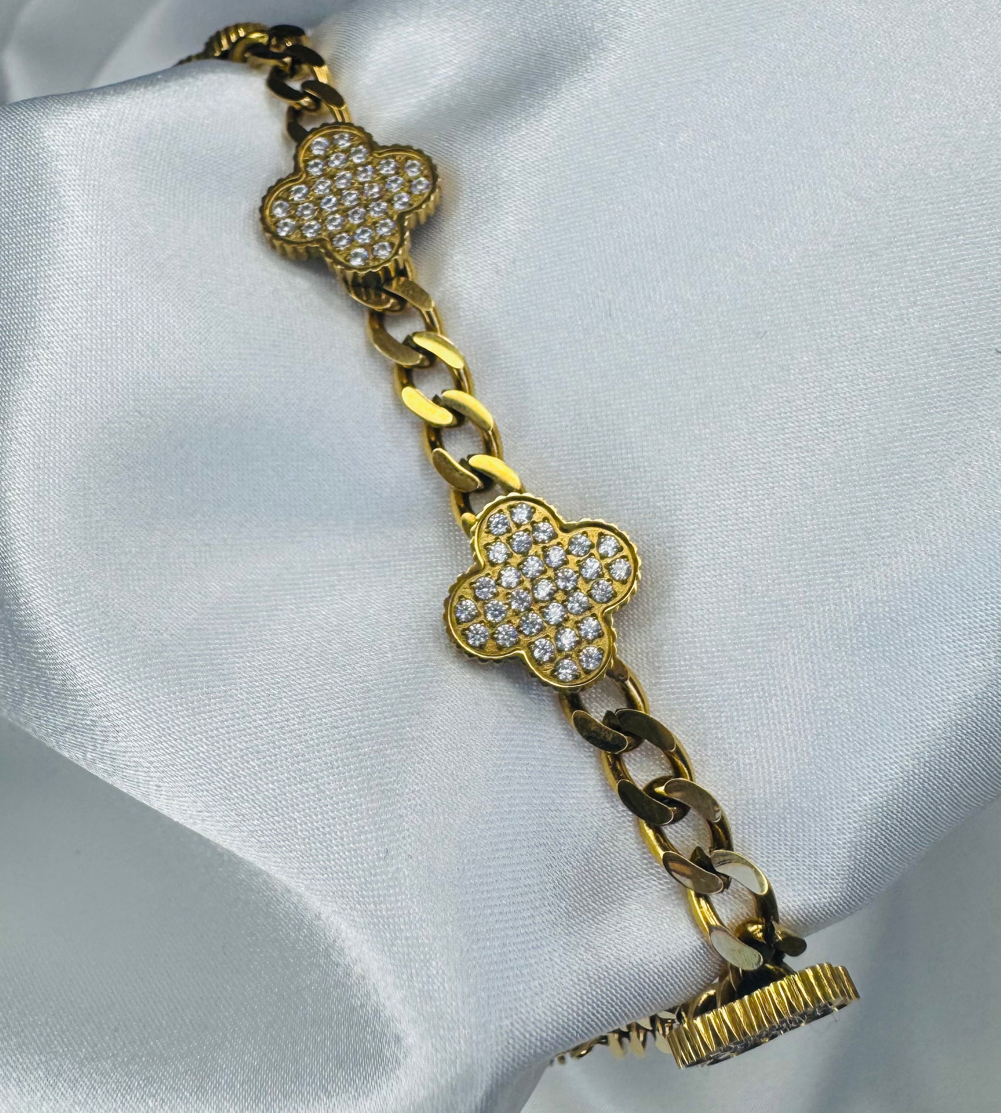 Clover Chain Bracelet - Amyra's Jewellery