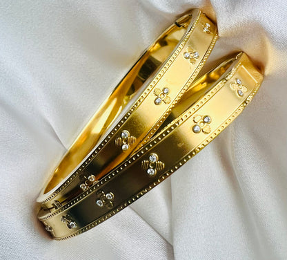 Eterna Bangle - Amyra's Jewellery